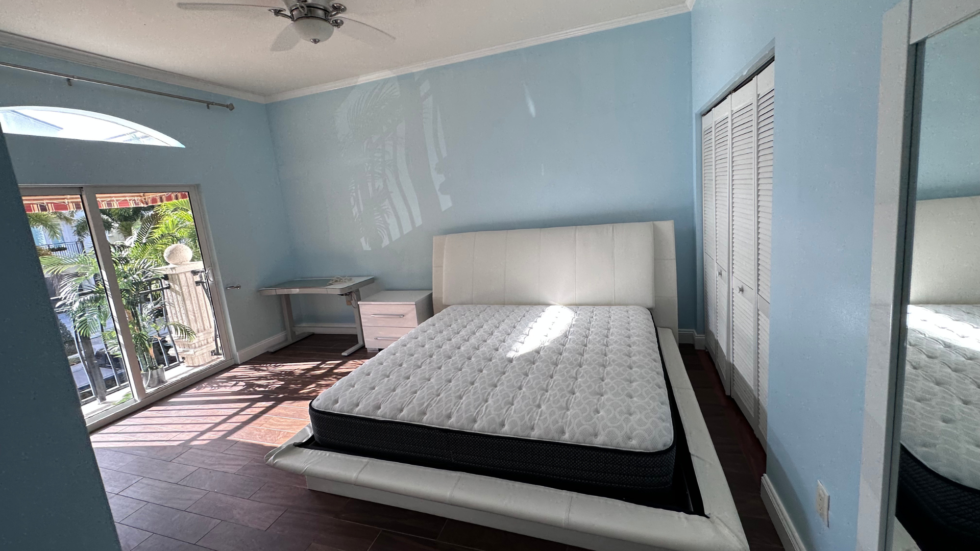 Interior Bedrooom Painting - Professional interior wall painting